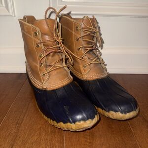 LL Bean Boots Vintage Women’s 8 Tan Navy Blue Leather Duck Waterproof Ankle